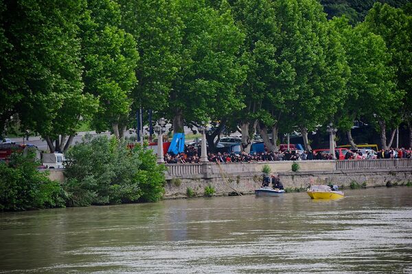 Поисково-спасательная операция на реке Кура в центре Тбилиси. - Sputnik Грузия