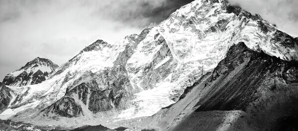 Вид на гору Эверест (Джомолунгма) Вид на гору Эверест (Джомолунгма) - Sputnik Грузия