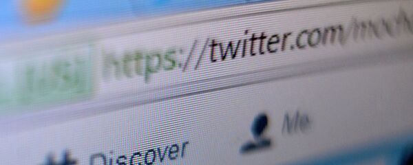 Страница сайта Twitter в окне браузера компьютера Страница сайта Twitter в окне браузера компьютера - Sputnik Грузия