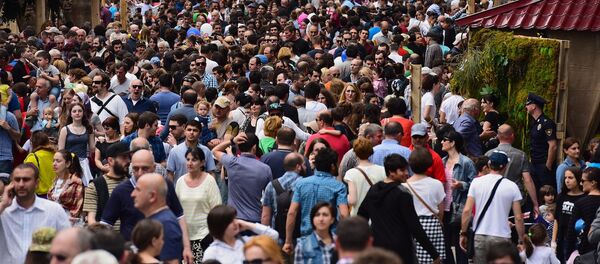 Народные гуляния в День независимости Грузии - Sputnik Грузия