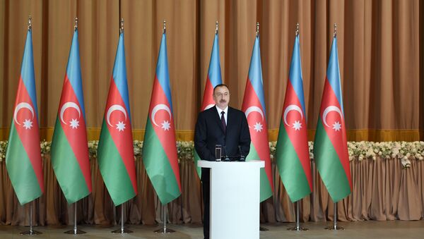 Ильхам Алиев принял участие в официальном приеме по случаю Дня Республики - Sputnik Грузия