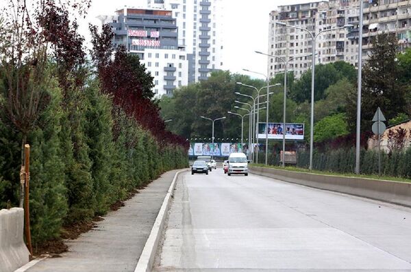 Автодорога в ущелье реки Вере Автодорога в ущелье реки Вере - Sputnik Грузия