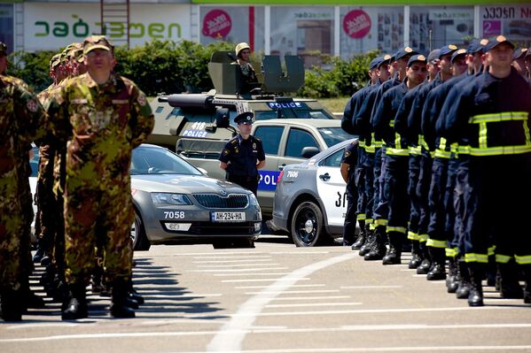 На параде по случаю Дня Полиции Грузии были представлены все подразделения МВД страны. - Sputnik Грузия