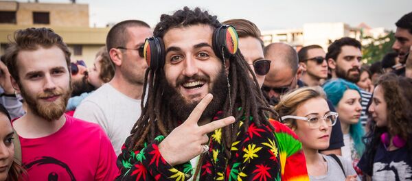 Концерт сторонников легализации марихуаны в Тбилиси - Sputnik Грузия