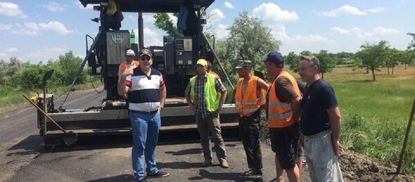 Михаил Саакашвили на строительстве трассы Одесса-Рени - Sputnik Грузия