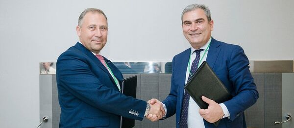 Министр охраны окружающей среды и природных ресурсов Грузии Гигла Агулашвили с белорусским коллегой Андреем Ковтухо. Министр охраны окружающей среды и природных ресурсов Грузии Гигла Агулашвили с белорусским коллегой Андреем Ковтухо. - Sputnik Грузия