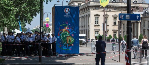 Усиление мер безопасности в Париже перед ЧЕ по футболу - Sputnik Грузия