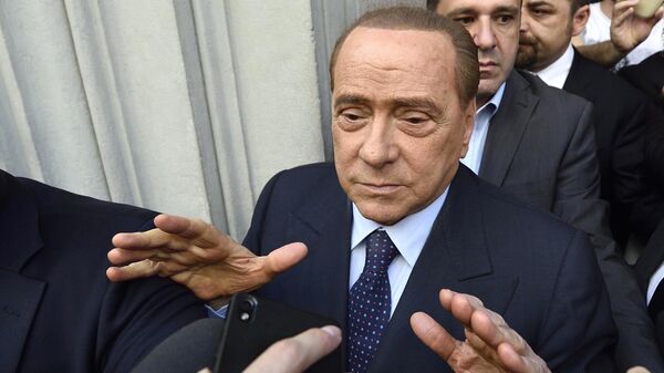 Silvio Berlusconi ha precisato: Ho detto che sono fuori dalla politica intendendo la politica dei professionisti - Sputnik Грузия