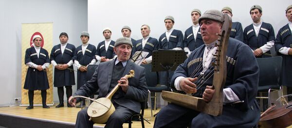 Сванский мужской хор в посёлке городского типа Местиа в Грузии. - Sputnik Грузия