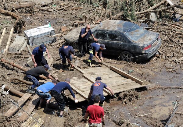 Спасатели участвуют в ликвидации последствий наводнения в Тбилиси. - Sputnik Грузия