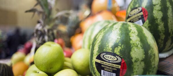 Прилавок с фруктами. Природные витамины. - Sputnik Грузия