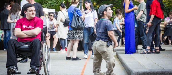 Развлекательная программа в парке с участием лиц с ОВЗ - Sputnik Грузия