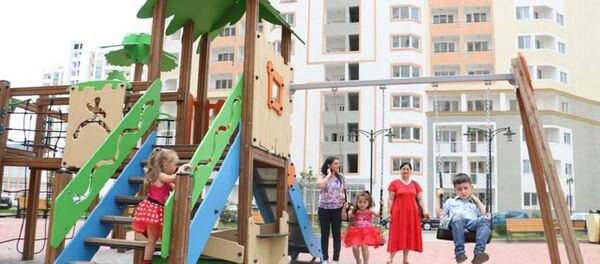 თბილისში ახალაშენებულ კორპუსში 40 დევნილ ოჯახს ბინა გადაეცა, რქივის ფოტო თბილისში ახალაშენებულ კორპუსში 40 დევნილ ოჯახს ბინა გადაეცა, რქივის ფოტო - Sputnik საქართველო