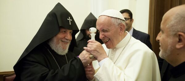 Подарок Католикоса всех армян Папе Римскому - Sputnik Грузия