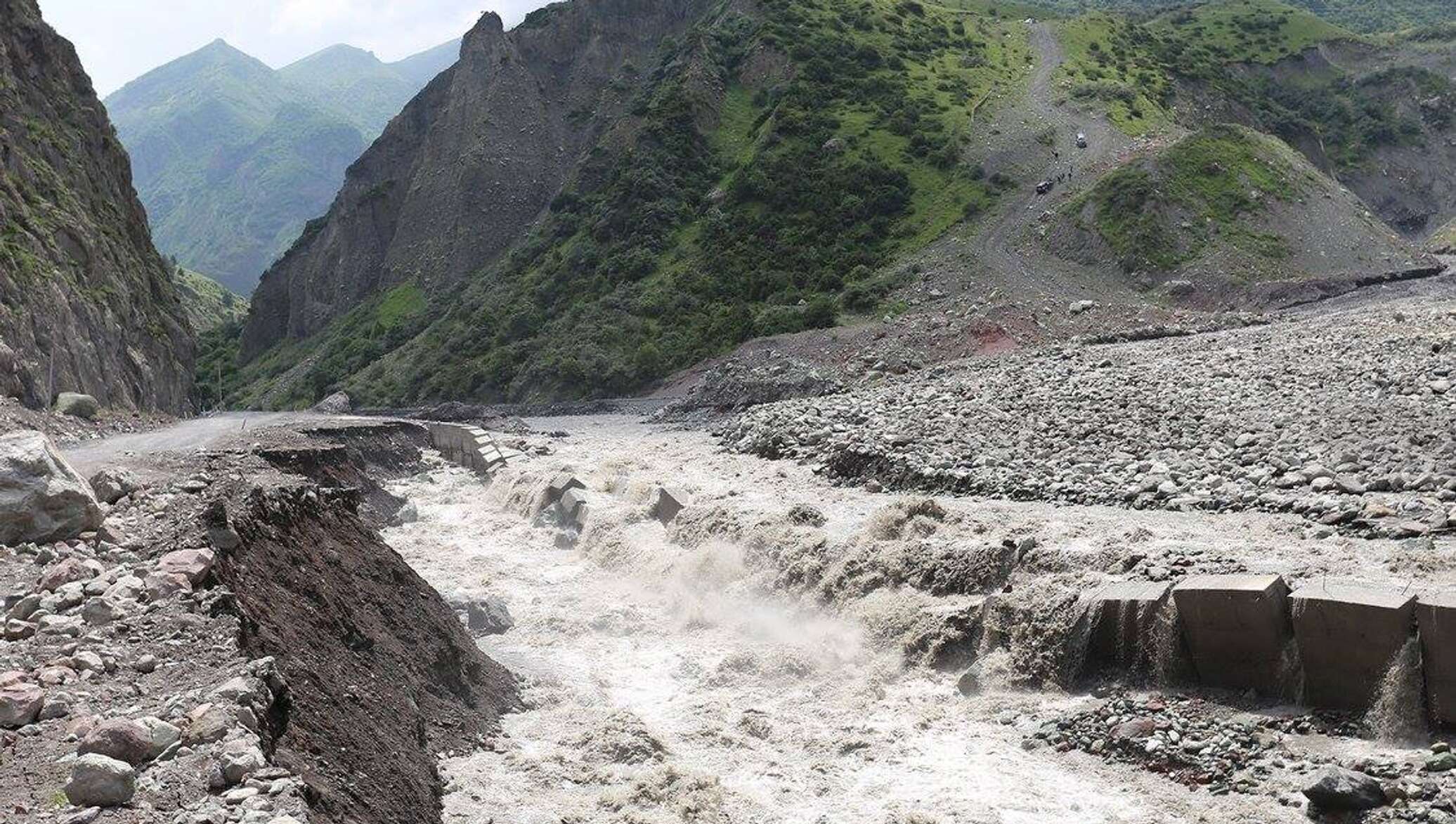 Сель в горах Кавказа