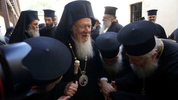 Православные священники приветствуют Вселенского Патриарха Варфоломея I на Святом и Великом Соборе - Sputnik Грузия