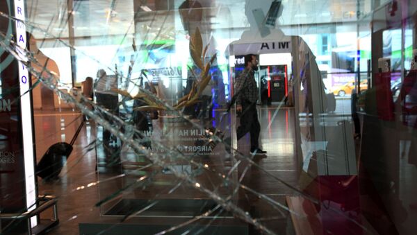 Ситуация в международном аэропорту имени Ататюрка в Стамбуле - Sputnik Грузия