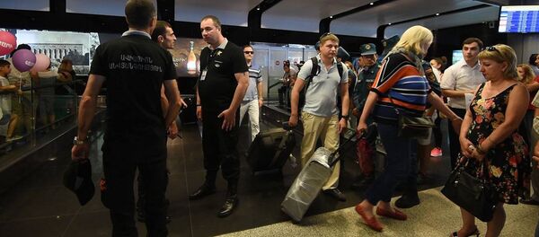 Пассажирам из Ларса психологическая поддержка не понадобилась - Sputnik Грузия