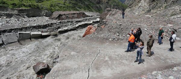 ულამაზეს დარიალის ხეობაში ბუნება თავის პირობებს გვკარნახობს. მეწყერი, წყალდიდობა და ღვარცოფი პერიოდულად პრობლემებს ქმნის საქართველოს სამხედრო გზაზე. - Sputnik საქართველო