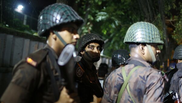 Los policias bangladesís en Daca - Sputnik Грузия