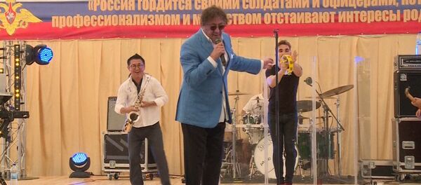 Лепс выступил перед российскими военными на авиабазе Хмеймим в Сирии - Sputnik Грузия