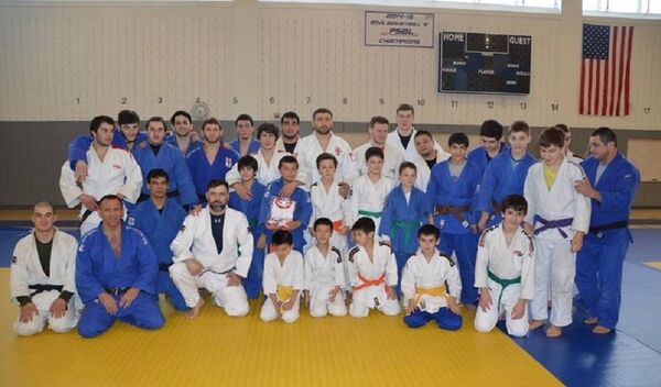 Давид Прангишвили со своими воспитанниками - Sputnik Грузия