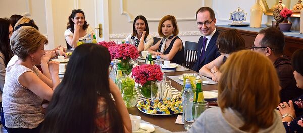 Глава секции российских интересов при посольстве Швейцарии в Грузии Вадим Горелов на встрече с жителями Грузии. - Sputnik Грузия