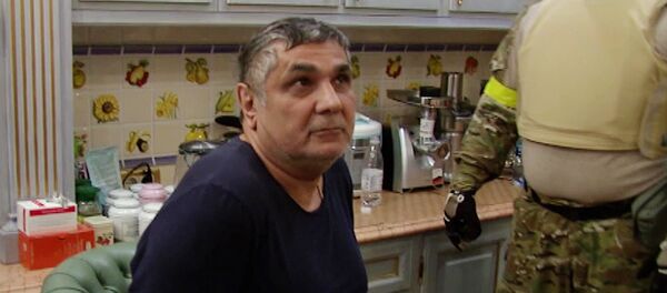 Один из самых влиятельных воров в законе Захарий Калашов по кличке Шакро Молодой, задержанный сотрудниками правоохранительных органов по подозрению в вымогательстве. - Sputnik Грузия