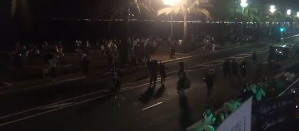 Первые минуты после теракта в Ницце. Съемка очевидцев Первые минуты после теракта в Ницце. Съемка очевидцев - Sputnik Грузия