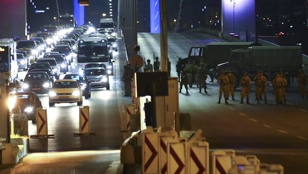 Военные блокируют мост через Босфор в Стамбуле - Sputnik Грузия