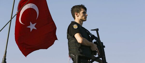 Турецкий полицеский - Sputnik Грузия