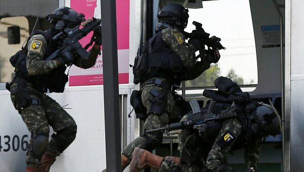 Спецподразделение бразильской армии проводит антитеррористические учения в Рио-де-Жанейро в преддверии Олимпиады - Sputnik Грузия