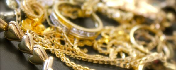 Золотые украшения. Архивное фото - Sputnik Грузия