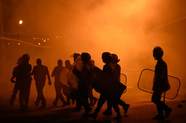 Спецподразделения на месте разгона демонстрантов в Сари тахе - Sputnik Грузия