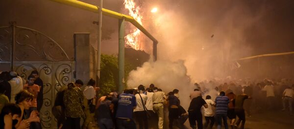 Разгон демонстрантов в Сари тахе Разгон демонстрантов в Сари тахе - Sputnik Грузия