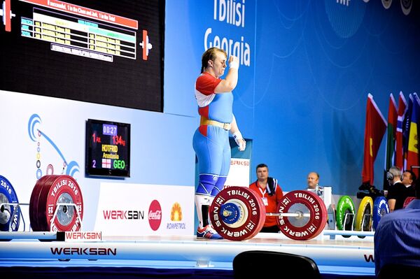 Штангистка из Грузии Анастасия Готфрид на Молодежном Чемпионате мира по тяжелой атлетике Штангистка из Грузии Анастасия Готфрид на Молодежном Чемпионате мира по тяжелой атлетике - Sputnik Грузия