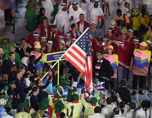 Представители США во время парада атлетов и членов национальных делегаций на церемонии открытия XXXI летних Олимпийских игр в Рио-де-Жанейро. - Sputnik Грузия
