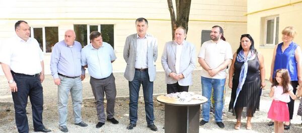 ქუთაისში დევნილ ოჯახებს ბინები გადაეცათ. ქუთაისში დევნილ ოჯახებს ბინები გადაეცათ. - Sputnik საქართველო