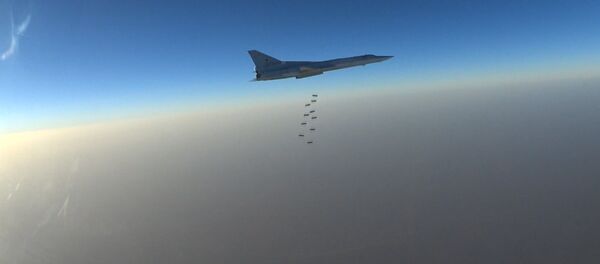 Российские дальние бомбардировщики Ту-22М3 ударили по объектам ИГ в Сирии - Sputnik Грузия