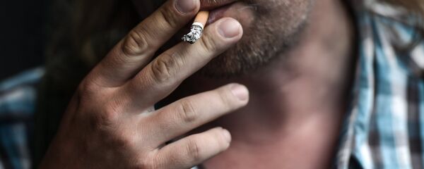 Курение в общественных местах. - Sputnik Грузия