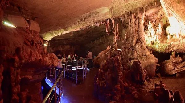 Из-за погодных условий ряд туристических объектов временно закрыт для посетителей