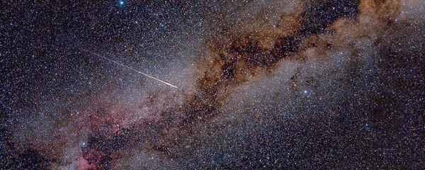 Метеорит Персеиды пересекает Млечный путь - Sputnik Грузия