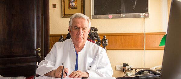 Фридон Тодуа в своем рабочем кабинете Фридон Тодуа в своем рабочем кабинете - Sputnik Грузия