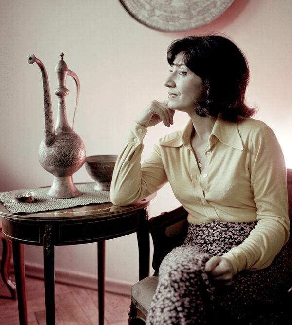 Легендарной Брегвадзе - 84: о чем мечтает самая известная певица Грузии? Легендарной Брегвадзе - 84: о чем мечтает самая известная певица Грузии? - Sputnik Грузия