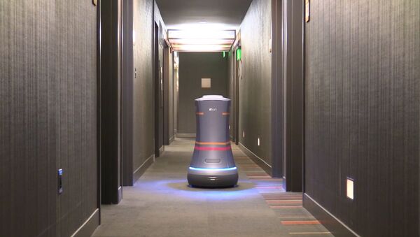 Робот-дворецкий разносит воду по номерам в отеле Сан-Франциско - Sputnik Грузия