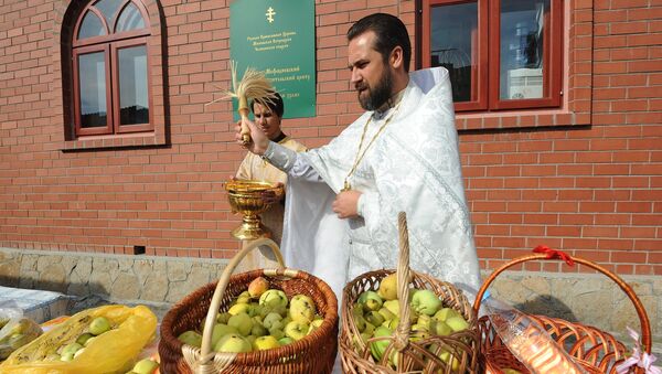 Православные христиане отмечают Яблочный Спас - Sputnik Грузия