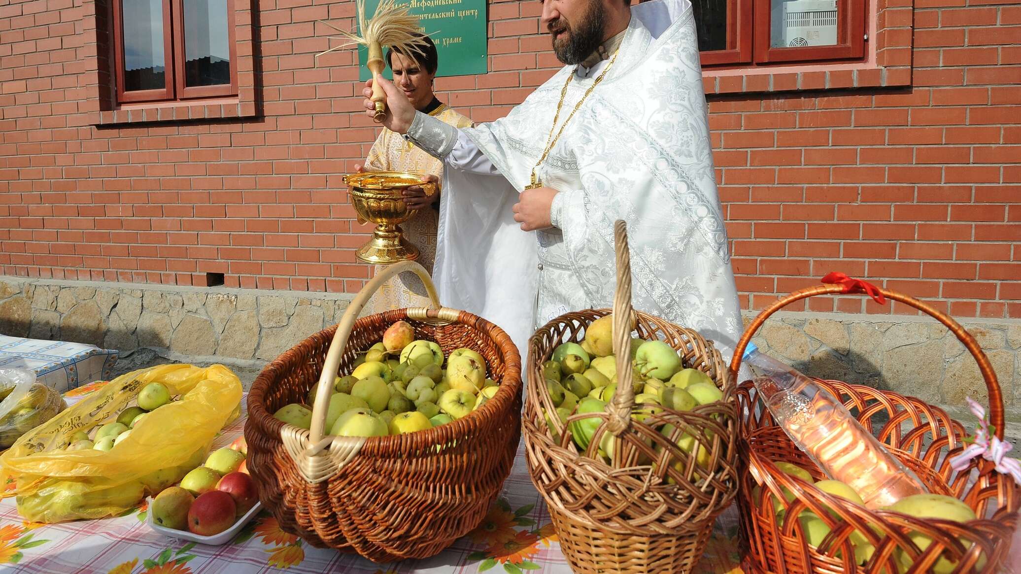 Яблочный спас 2019: традиции, обряды, приметы и обычаи в православии