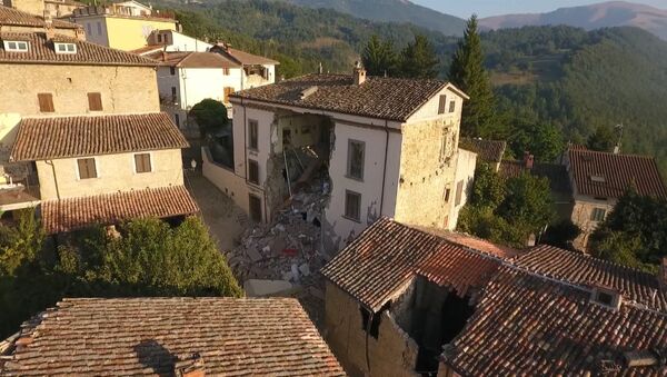 Итальянский Аккумоли после землетрясения. Кадры с беспилотника - Sputnik Грузия