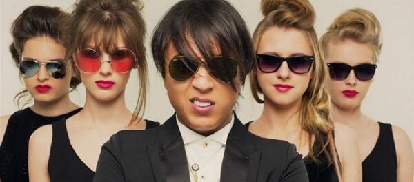 Стилист Анар Агакишиев с моделями Стилист Анар Агакишиев с моделями - Sputnik Грузия