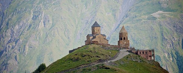 Церковь Святой Троицы у села Гергети, Казбегский район - Sputnik Грузия